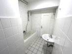 Badezimmer - 4-Zimmer Wohnung in zentraler Lage zu vermieten